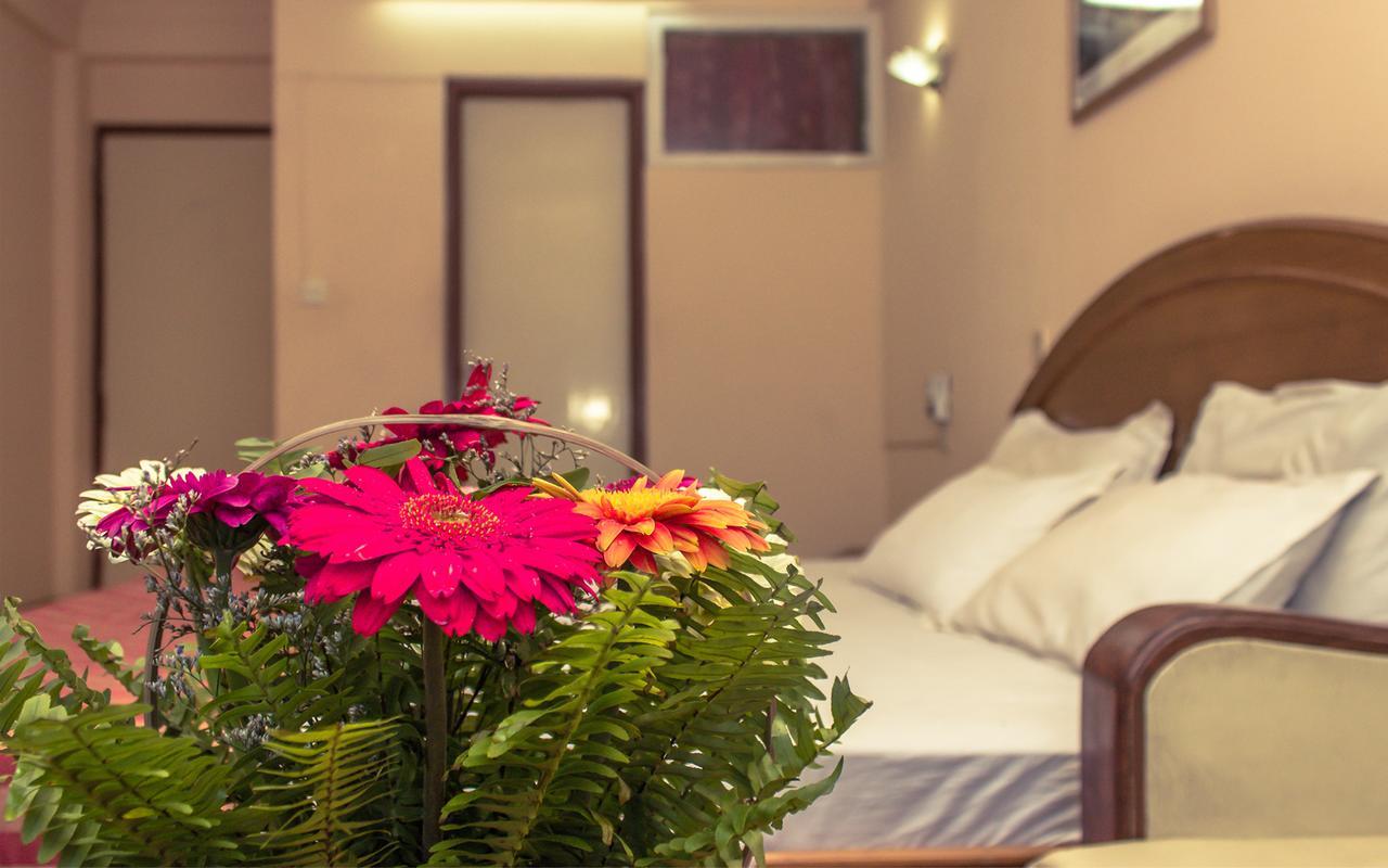 Hotel Kamal Катманду Экстерьер фото