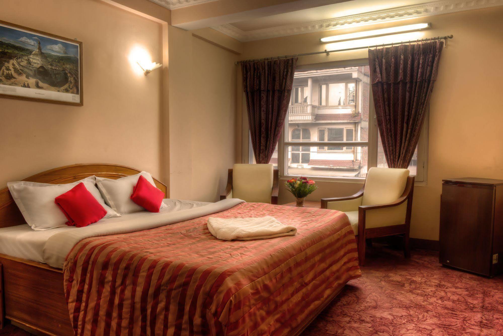 Hotel Kamal Катманду Экстерьер фото